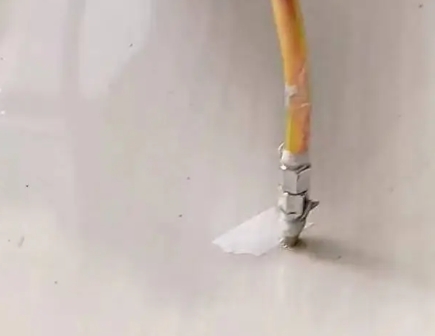 高要瓷砖空鼓维修公司专业解答在瓷砖铺贴过程中，如果使用的砂料过粗（如全部使用了粗砂），可能会导致以下问题